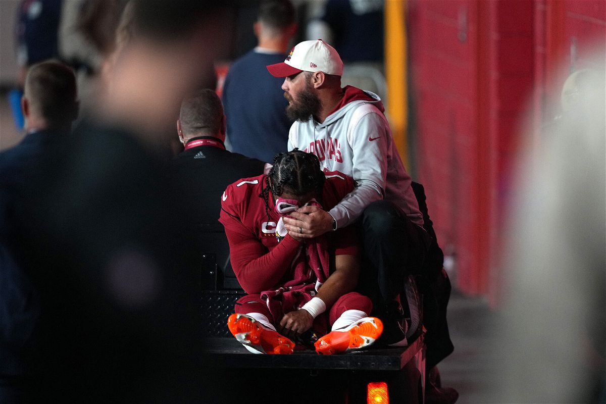 <i>Joe Camporeale/USA TODAY Sports/Reuters</i><br/>A devastated Kyler Murray was tended to and removed from the field after a non-contact injury early in the first quarter.