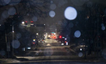 A major winter storm blasting much of the central and eastern US is bringing record-breaking temperature drops and harsh snowy conditions that have resulted in flight cancellations