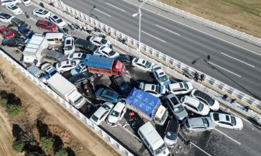 An aerial photo showing the multi-vehicle collision on Zhengxin Yellow River Bridge in Zhengzhou