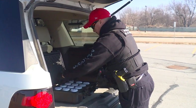 <i>KMBC</i><br/>Officer Andy Anderson and his dog Merlin