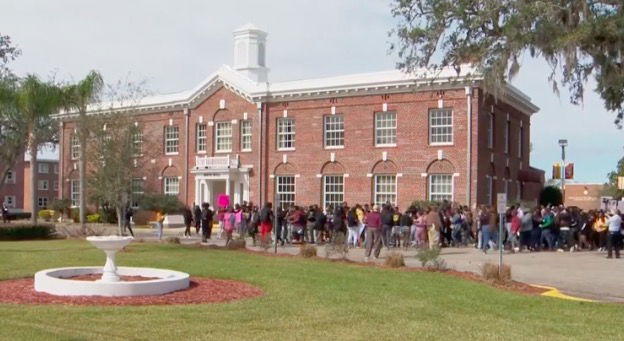 <i>WESH</i><br/>Students at Bethune-Cookman University are asking leaders to restart contract negotiations with Pro Football Hall of Famer Ed Reed.