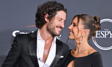 Jenna Johnson and Val Chmerkovskiy have welcomed a baby boy.