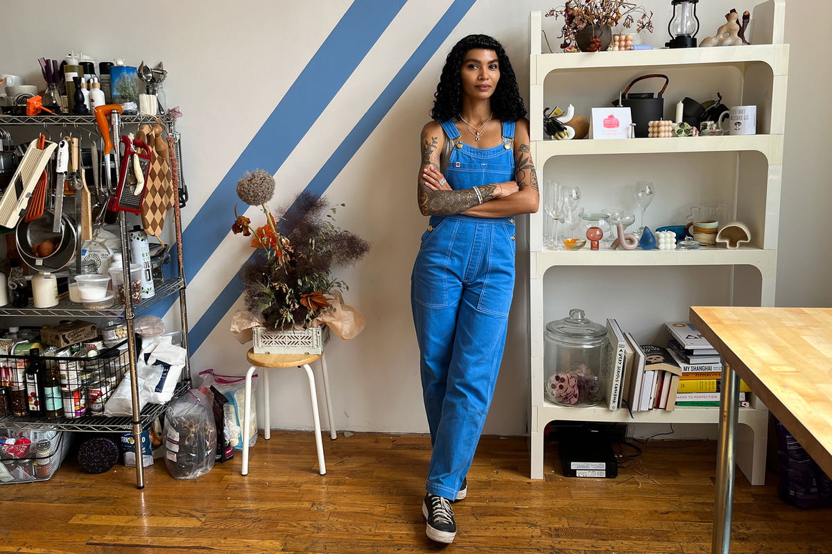 <i>Austin Steele/CNN</i><br/>Sophia Roe poses for a portrait in her studio in New York on August 10