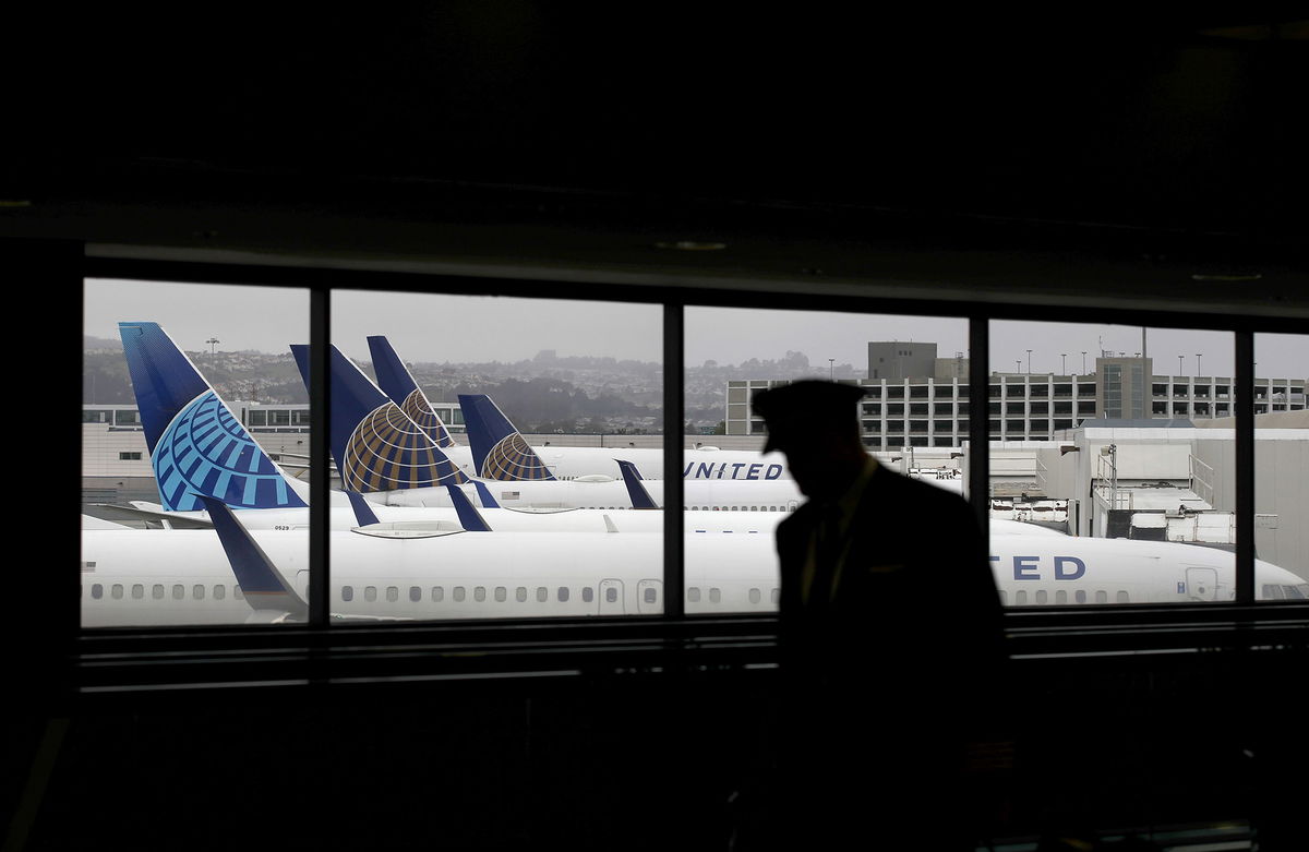 <i>Justin Sullivan/Getty Images/FILE</i><br/>A United Airlines 777 leaving Hawaii in December made a scary plunge toward the ocean shortly after takeoff.