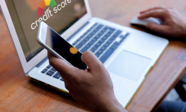 What is the average credit score in the US?