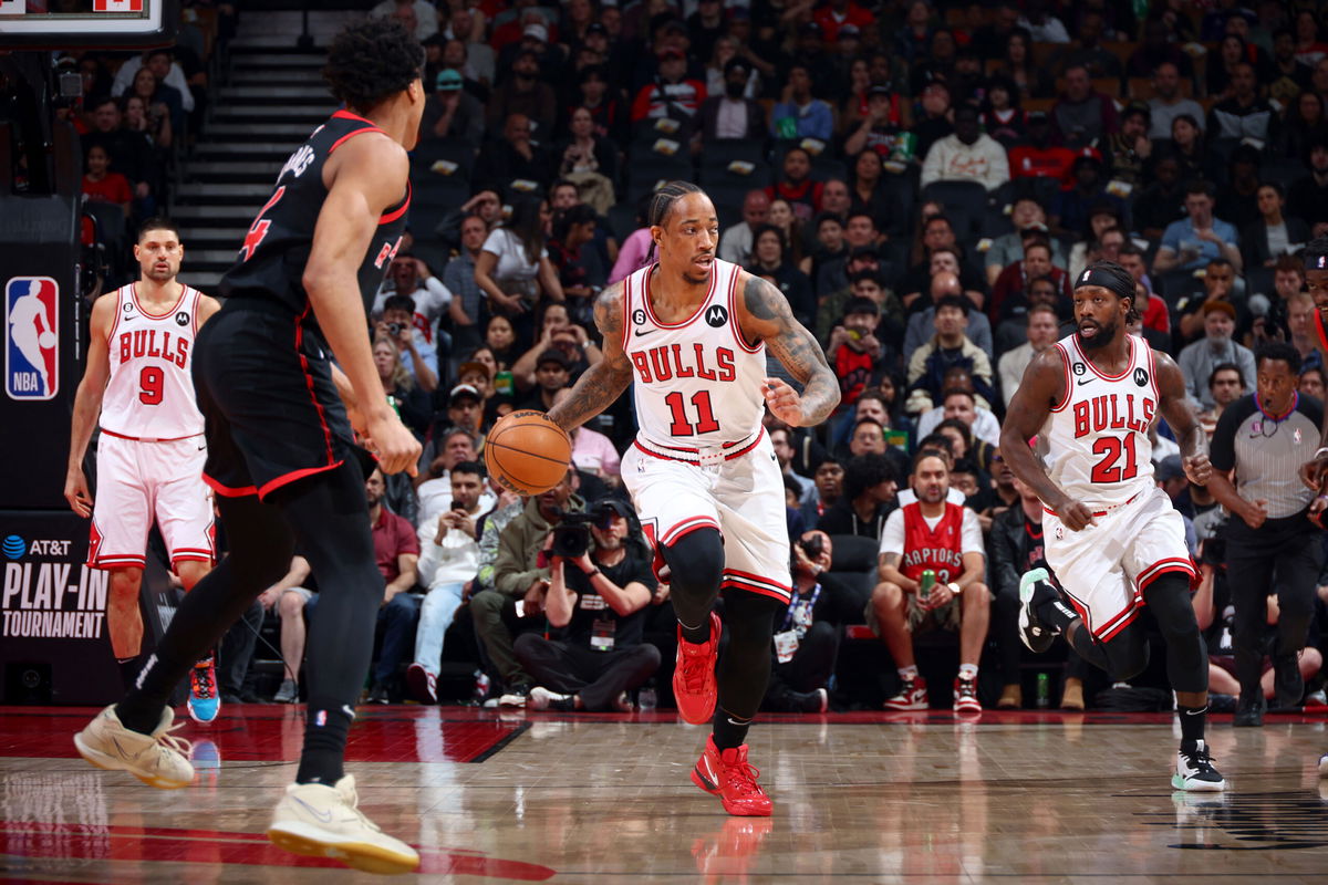 <i>Vaughn Ridley/NBAE/Getty Images</i><br/>DeMar DeRozan dribbles the ball during the game against the Raptors.