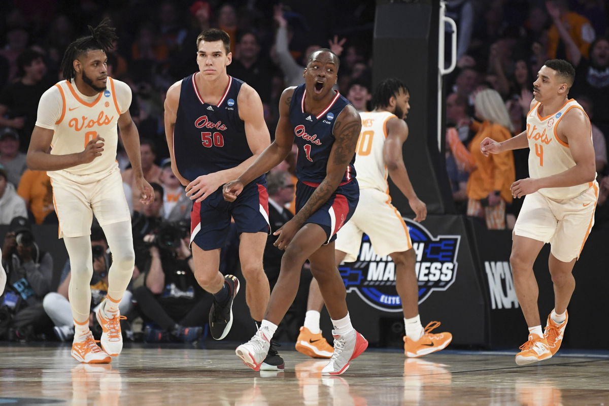 <i>Caitie McMekin/News Sentinel/USA TODAY NETWORK</i><br/>FAU guard Johnell Davis reacts during the game against Tennessee.