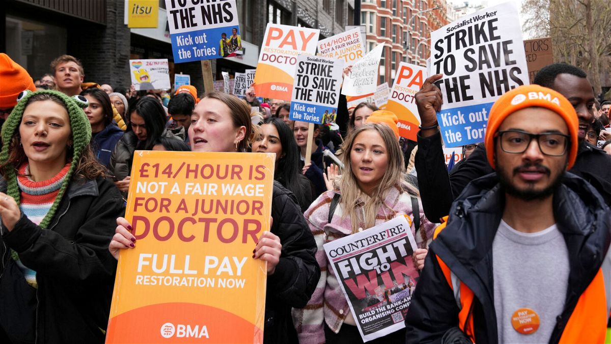 <i>Maja Smiejkowska/Reuters</i><br/>Tens of thousands of England's trainee doctors have gone on strike this week over pay. For many