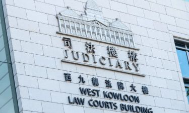 A drug suspect is thought to have slipped out of the West Kowloon Court on Monday after switching his wristband with a suspect in a separate case who had been granted temporary release.