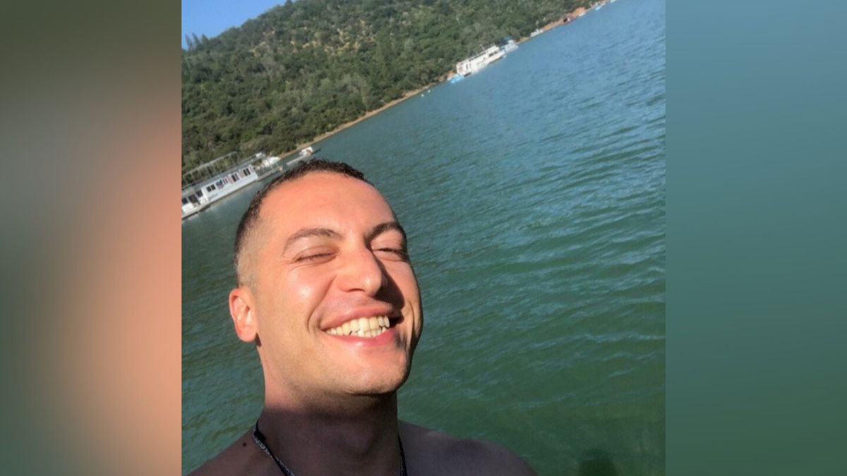 A picture of Nima Momeni from his LinkedIn page. Row/Leung