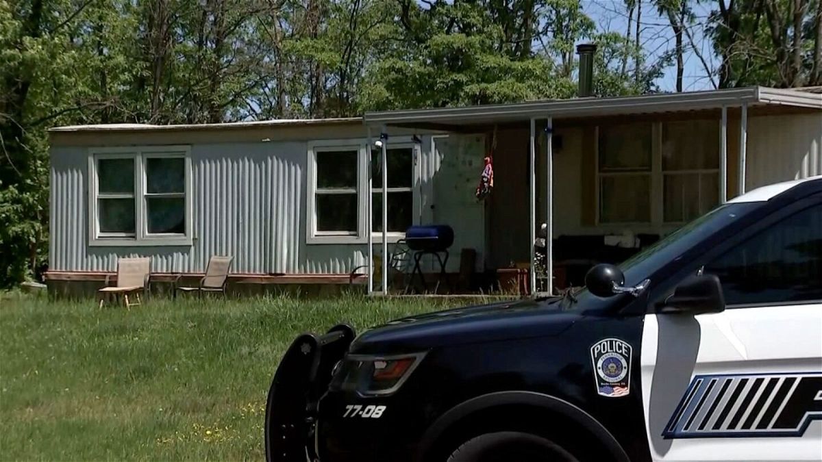 <i>KYW</i><br/>Two Pennsylvania parents were charged after their children were found living in a home with rats in cages and a padlocked refrigerator
