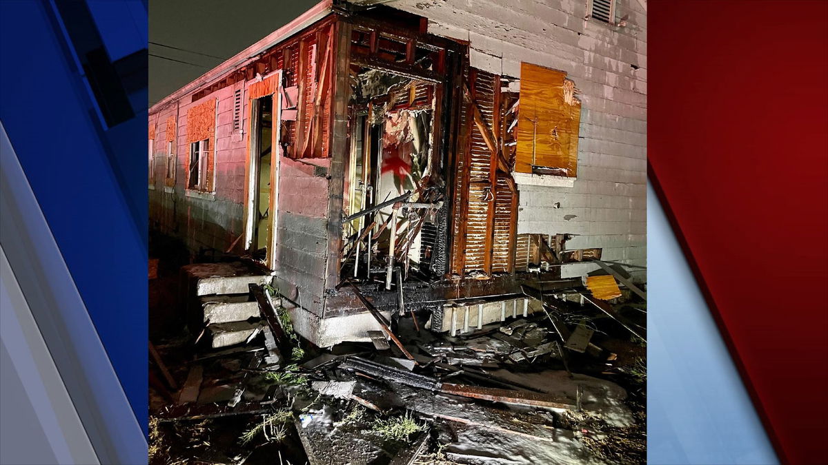 Salinas Fire Extinguish Fire At An Abandoned House On Smith Street 