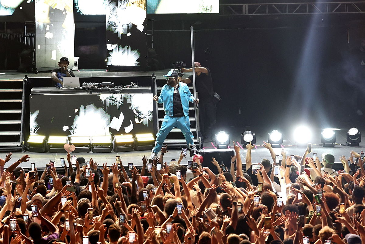 <i>CNN</i><br/>T-Pain films his virtual concert in front of a green screen in Culver City