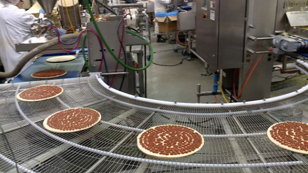 <i></i><br/>Millions of pizza parties are made possible because of the work done at Hansen Foods in Green Bay.