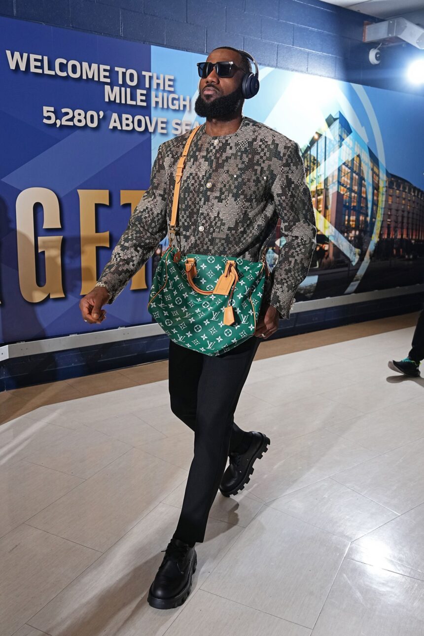 Look of the Week: LeBron James flies the flag for the man bag – KION546