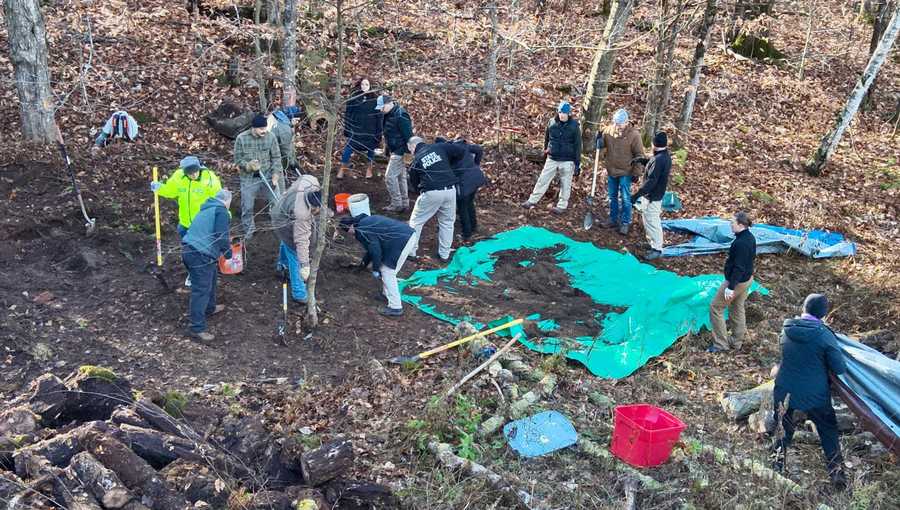 <i>NYSP/WPTZ</i><br/>New York State Police search Vermont woods for evidence in 30-year homicide investigation.