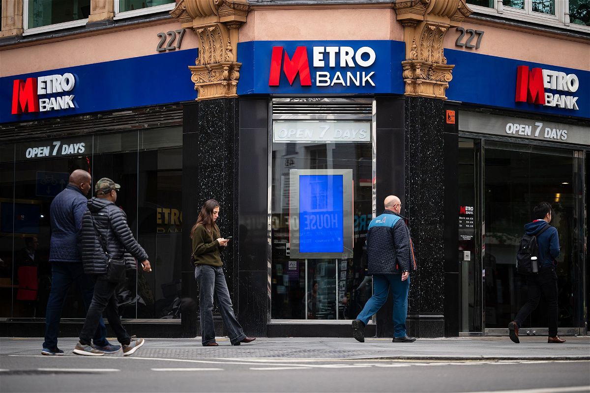 <i>Leon Neal/Getty Images</i><br/>Metro Bank said Thursday that a cost-cutting plan would lead to around 800 job cuts.