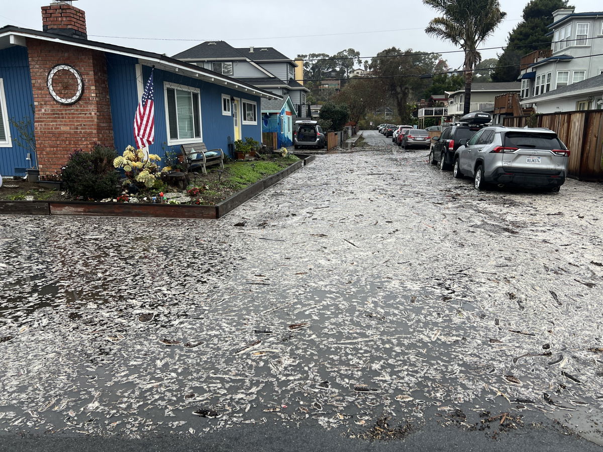 Community members react to flooding in Rio Del Mar Beach area