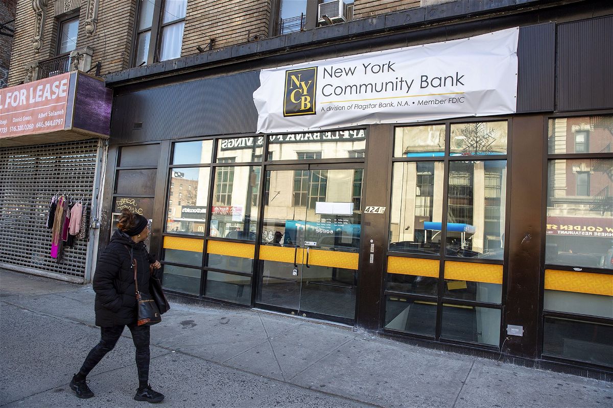 <i>Ted Shaffrey/AP via CNN Newsource</i><br/>New York Community Bank customers withdrew $6 billion in one month.