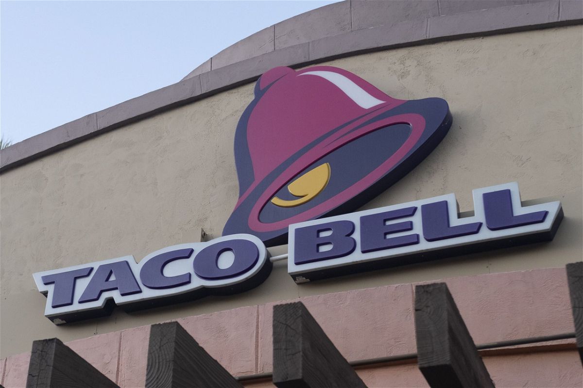 <i>Yichuan Cao/NurPhoto/Getty Images via CNN Newsource</i><br/>Some Taco Bell locations in Oakland have closed their dining rooms.