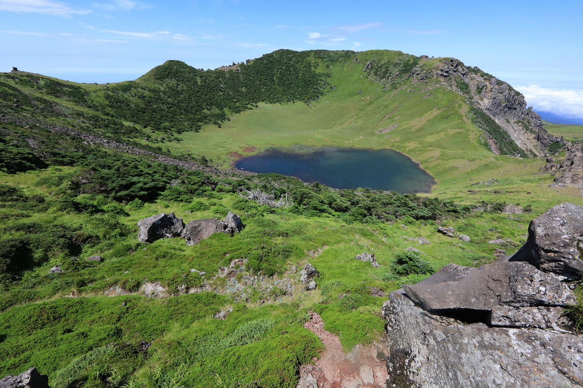 <i>Yonhap/EPA/Shutterstock via CNN Newsource</i><br/>Mount Halla -- Hallasan in Korean -- is located on South Korea's Jeju Island.