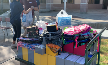 El Centro Galilee organizó un evento para distribuir mochilas y útiles escolares