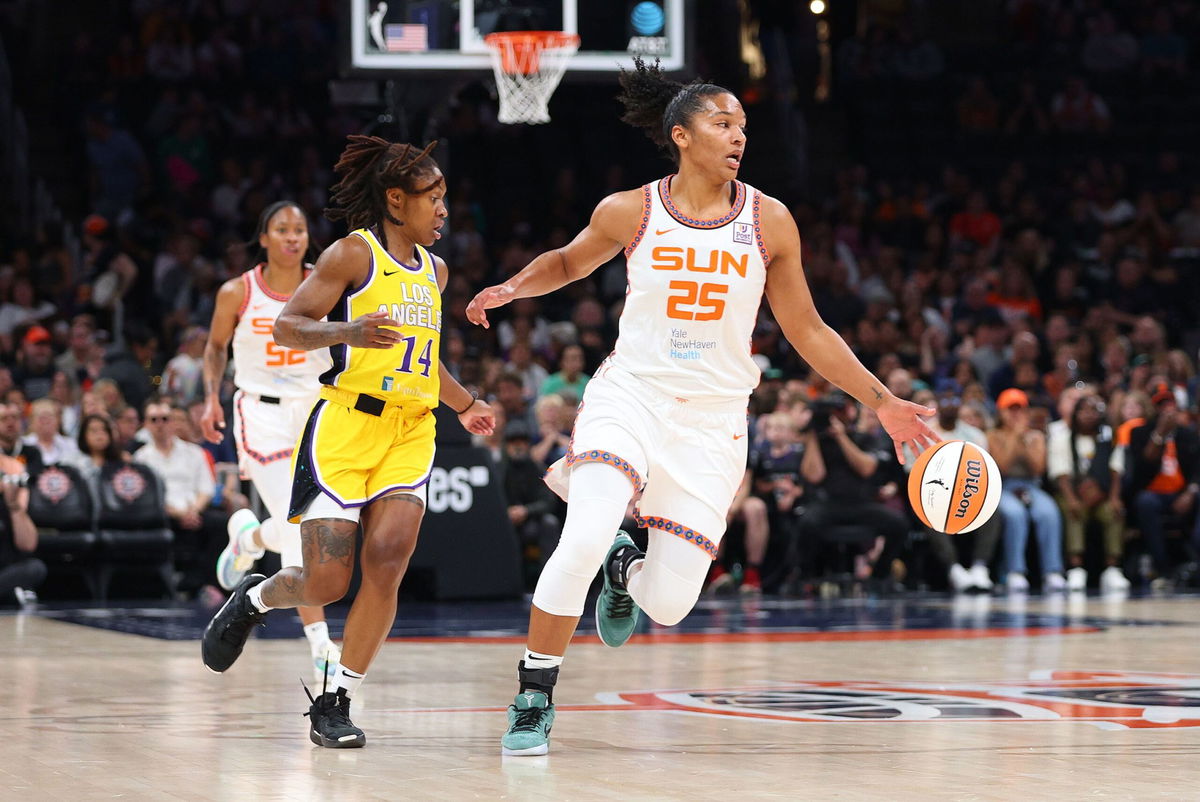 <i>Brian Fluharty/NBAE/Getty Images via CNN Newsource</i><br/>Carrington celebrates during the Sun's win against the Sparks.