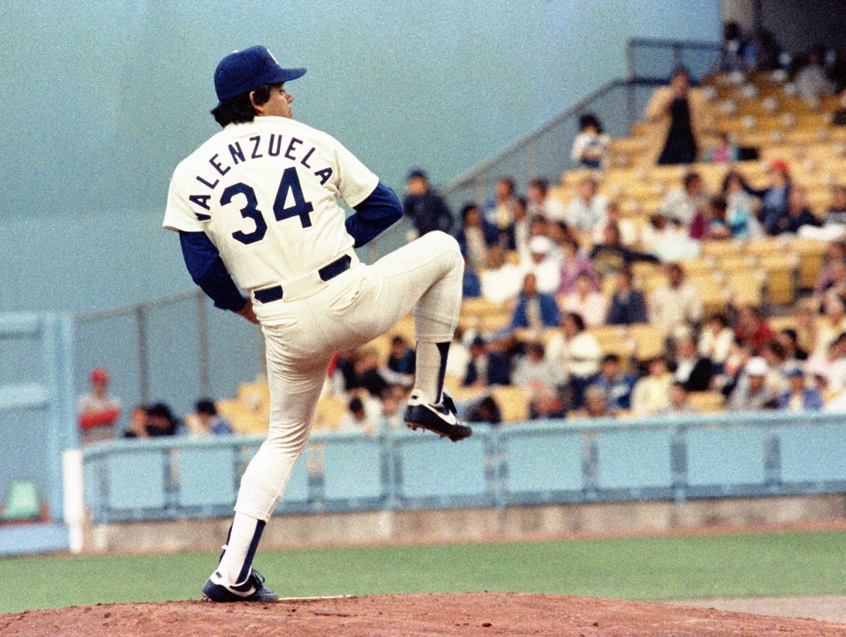 LOS ANGELES, CALIFORNIA - OCTOBER 09 : Los Angeles Dodgers pitcher Fernando Valenzuela during Los Angeles Dodgers vs St. Louis Cardinals MLB playoff game, October 9, 1985 in Los Angeles, California. (Photo by Bob Riha, Jr./Getty Images)