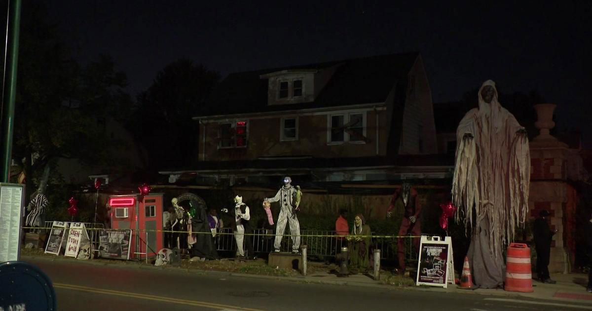 <i>WCBS/WLNY via CNN Newsource</i><br/>A haunted house in Queens is being sued by several individuals who say they were seriously injured.