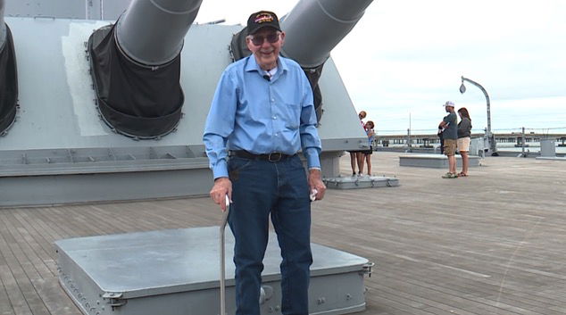 <i>KMBC via CNN Newsource</i><br/>WWII veteran Ben Teevan served aboard the USS Alabama for nearly two years during the war.