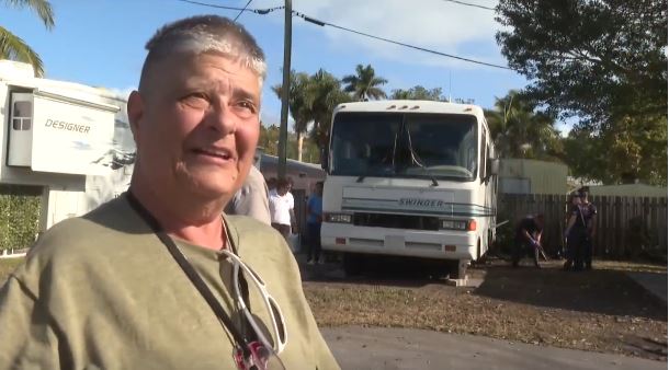 <i>WPTV via CNN Newsource</i><br/>A Pahokee woman who lost her home in a fire last week and has been sleeping in her car