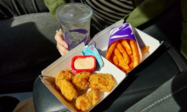 Taco Bell is adding chicken nuggets to its menu.