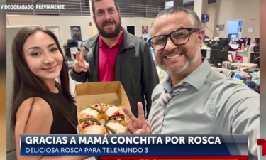 El Equipo de Telemundo 3 Celebró con “Rosca de Reyes”