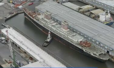 It's moving day for the SS United States! The historic ocean liner has begun its journey down the Delaware River on its way out of Philadelphia on Wednesday.