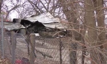 An Iowa community is rallying behind a Vietnam War veteran trying to get back on his feet after losing his home.