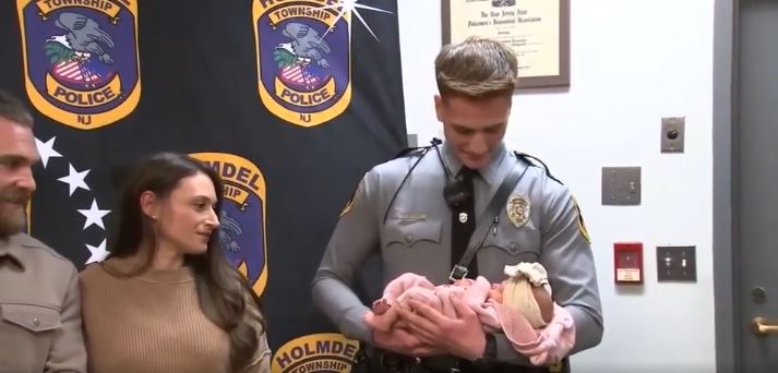 <i>WABC via CNN Newsource</i><br/>A mother and her newborn baby girl were reunited on Wednesday