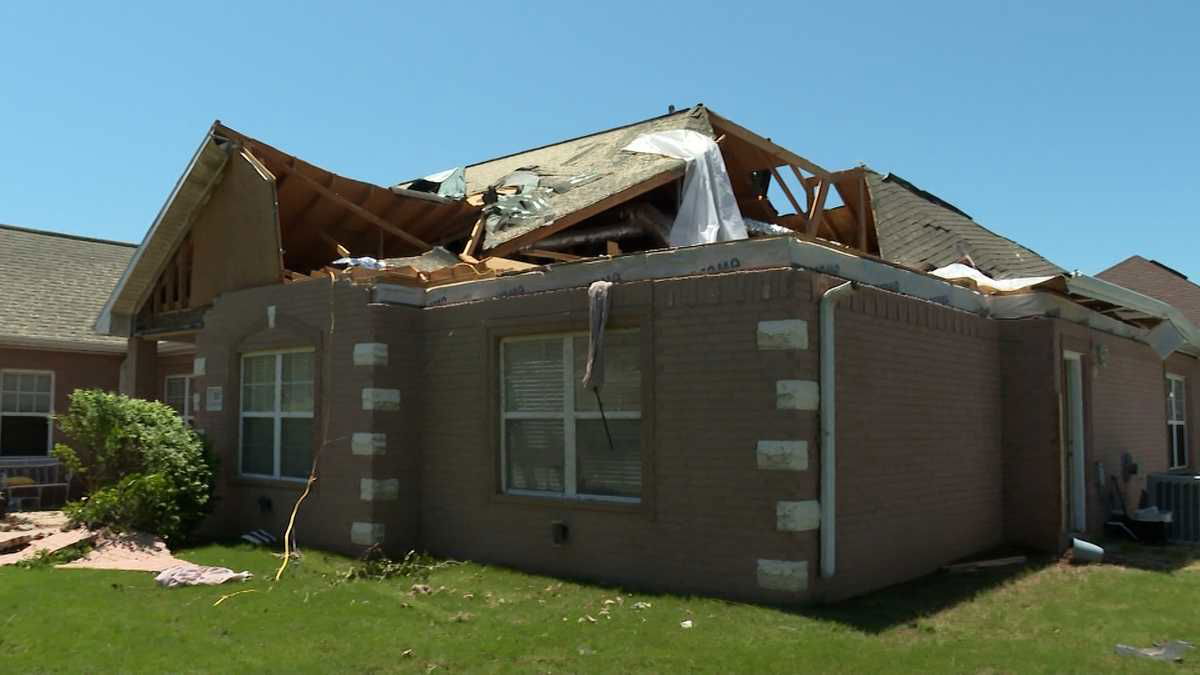 <i>KHBS/KHOG via CNN Newsource</i><br/>Eddie Stout and his wife experienced damage to their home during the tornado on May 19.