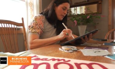 A Minnetonka woman is on a mission to celebrate the everyday moments of motherhood: the sleepless nights