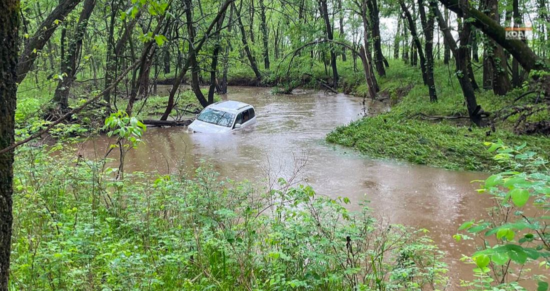 <i>Courtesy KHP./KOAM via CNN Newsource</i><br/>Crawford County Kansas Sheriff: “Another friendly reminder to turn yoself around and don’t drown.”