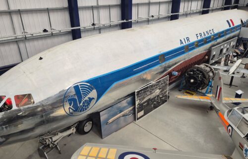 The Comet's cabin included separate male and female restrooms.